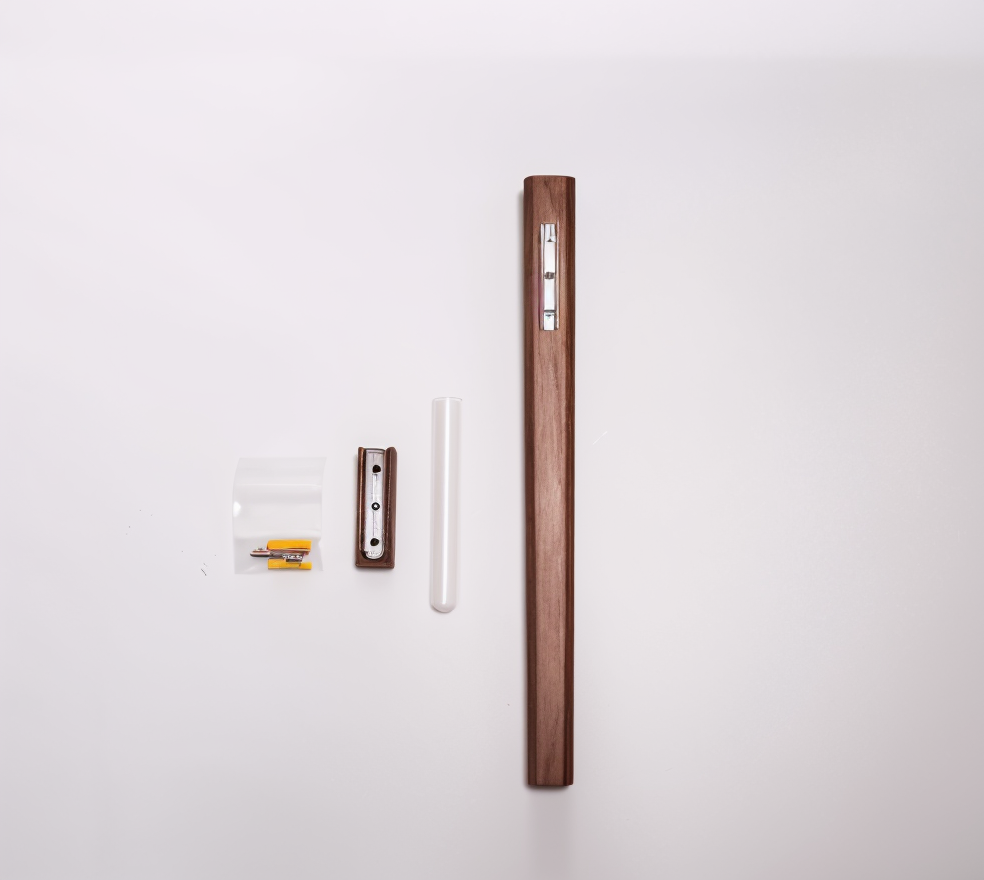 FreshFloret Wall-Mounted Wooden Vase – Solid Beech & Walnut Flower Display