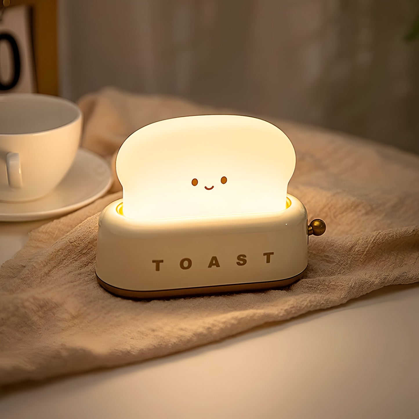 TinyToast Table Lamp – Portable Toaster-Shaped Night Light with Dimmable LED & USB Port