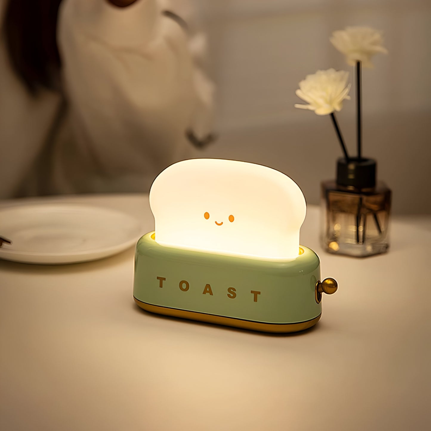 TinyToast Table Lamp – Portable Toaster-Shaped Night Light with Dimmable LED & USB Port