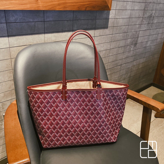 Elegant Handbag – Stylish Companion for Every Occasion