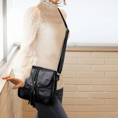 Luna Elegant Genuine Leather Shoulder Bag – Stylish Women's Crossbody Handbag with Tassel Detail