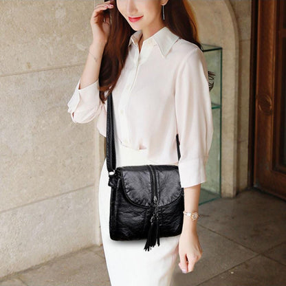 Luna Elegant Genuine Leather Shoulder Bag – Stylish Women's Crossbody Handbag with Tassel Detail
