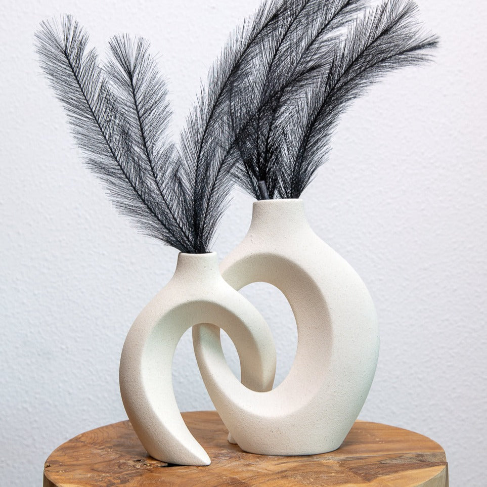 Gleora Intertwined Ceramic Flower Vase – Elegant Decorative Centrepiece for Modern & Classic Interiors