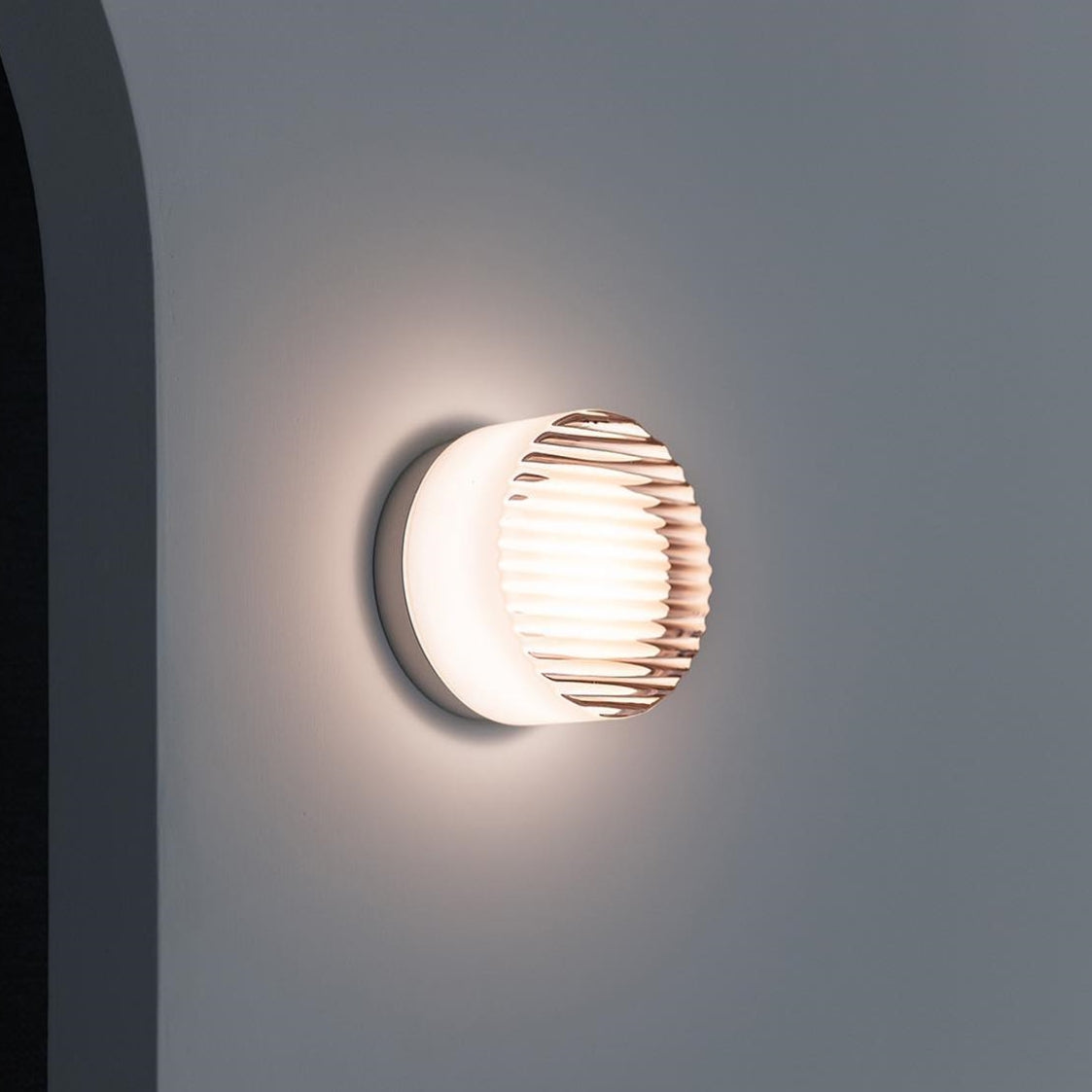 Lumera – Modern Indoor & Outdoor Wall Light for Elegant Ambience