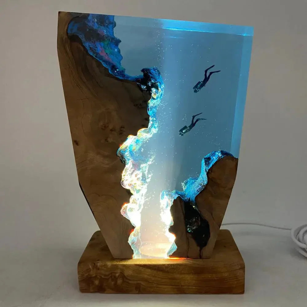 Marideep – Deep Sea Diver Table Lamp with Wooden Base & Ambient Lighting