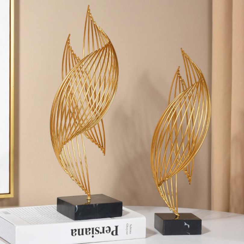 Curvique | Modern Metal Abstract Wavy Ornament – Gold Sculpture for Home & Office Decor