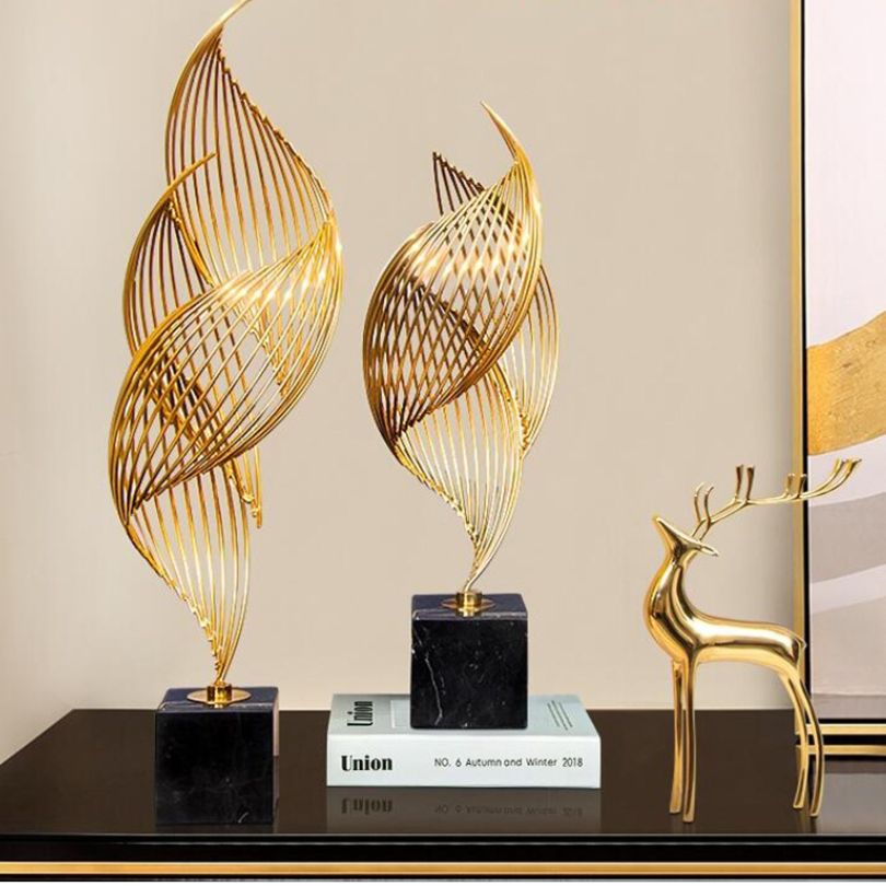 Curvique | Modern Metal Abstract Wavy Ornament – Gold Sculpture for Home & Office Decor