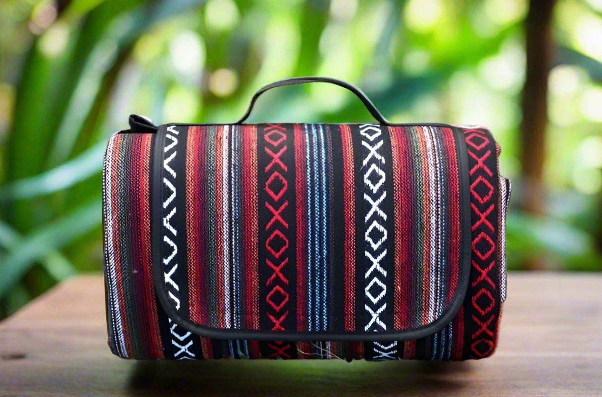 OutdoorBlanket | Waterproof Picnic Blanket with Ethnic Design for Camping & Trips