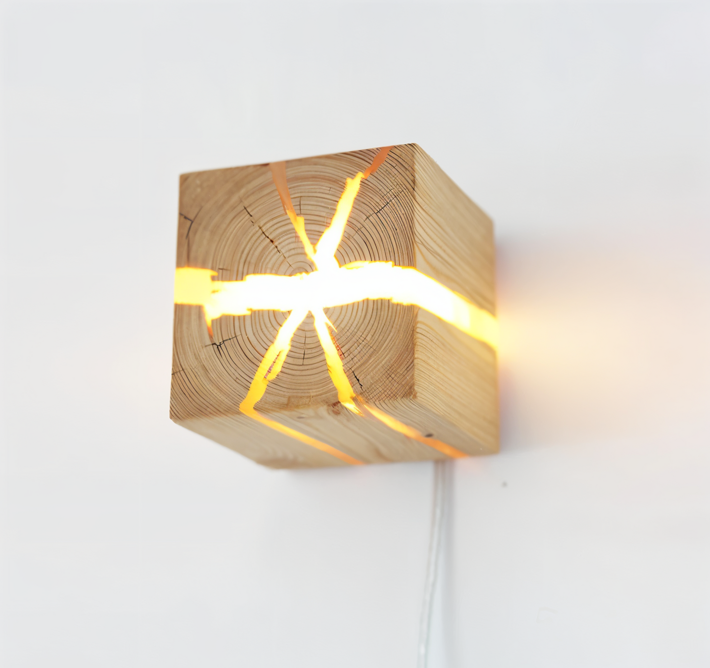 QuadCrackle Wooden Wall Light – Handcrafted LED Wall Lamp with Artistic Crackle Design