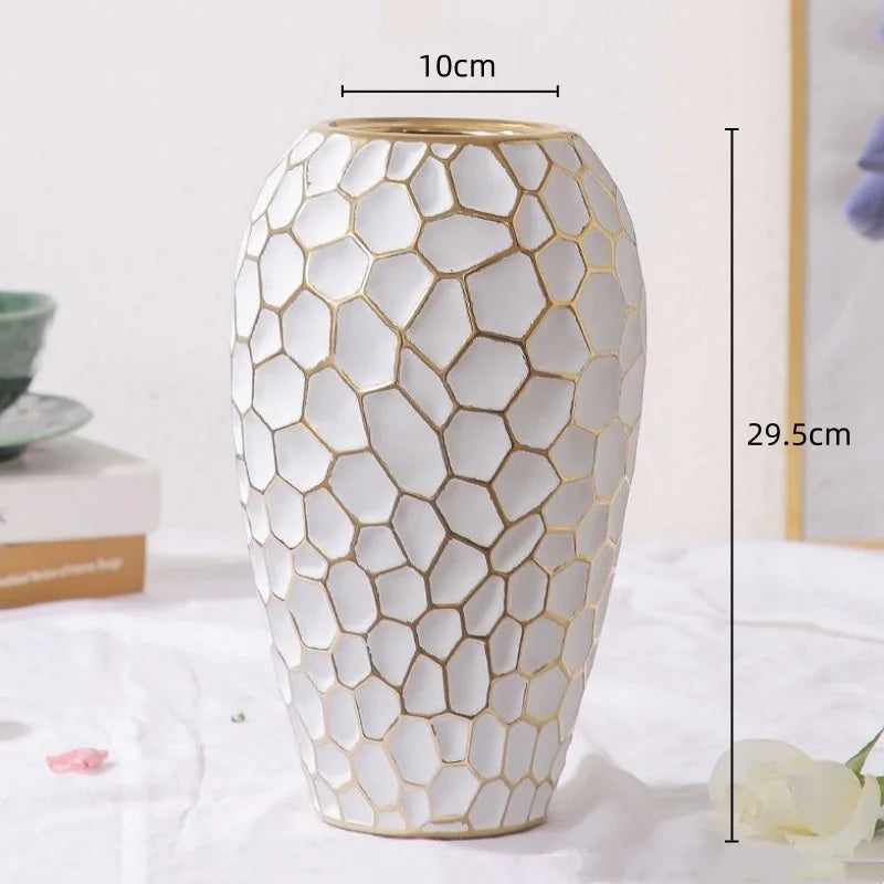GoldenPattern | Ceramic Vase with Luxurious Gold Accents – Modern Decorative Home Piece
