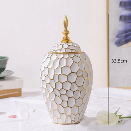 GoldenPattern | Ceramic Vase with Luxurious Gold Accents – Modern Decorative Home Piece
