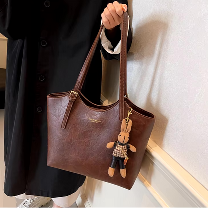 Mirella | Classic Women’s Shopper Bag with Charm – Elegant, Spacious & Timeless