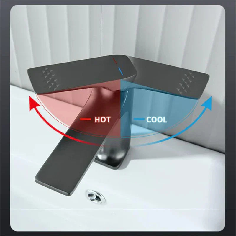 Elegant Bathroom Tap – Single Lever Mixer with Timeless Chrome Finish