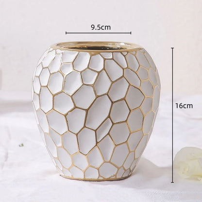 GoldenPattern | Ceramic Vase with Luxurious Gold Accents – Modern Decorative Home Piece
