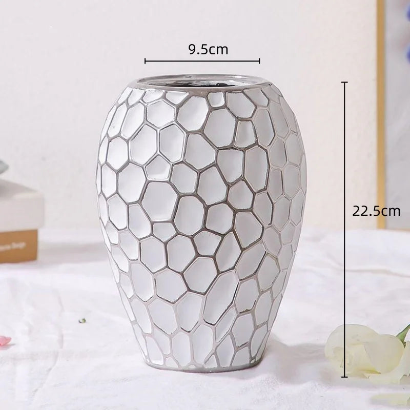 GoldenPattern | Ceramic Vase with Luxurious Gold Accents – Modern Decorative Home Piece