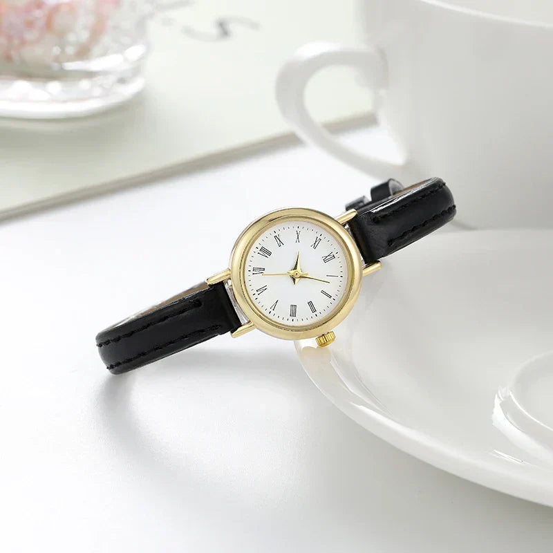 Billie | Elegant Round Women’s Watch with Roman Numerals – Minimalist Gold Timepiece