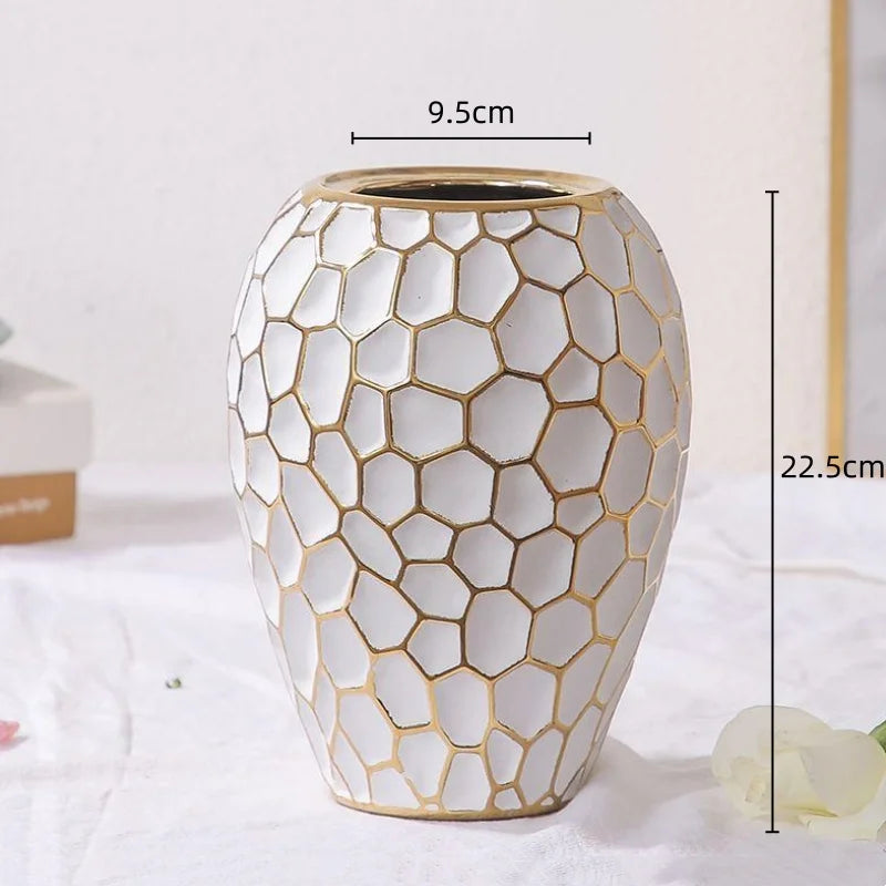 GoldenPattern | Ceramic Vase with Luxurious Gold Accents – Modern Decorative Home Piece