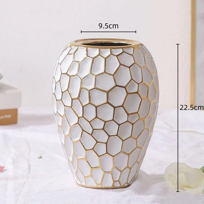 GoldenPattern | Ceramic Vase with Luxurious Gold Accents – Modern Decorative Home Piece