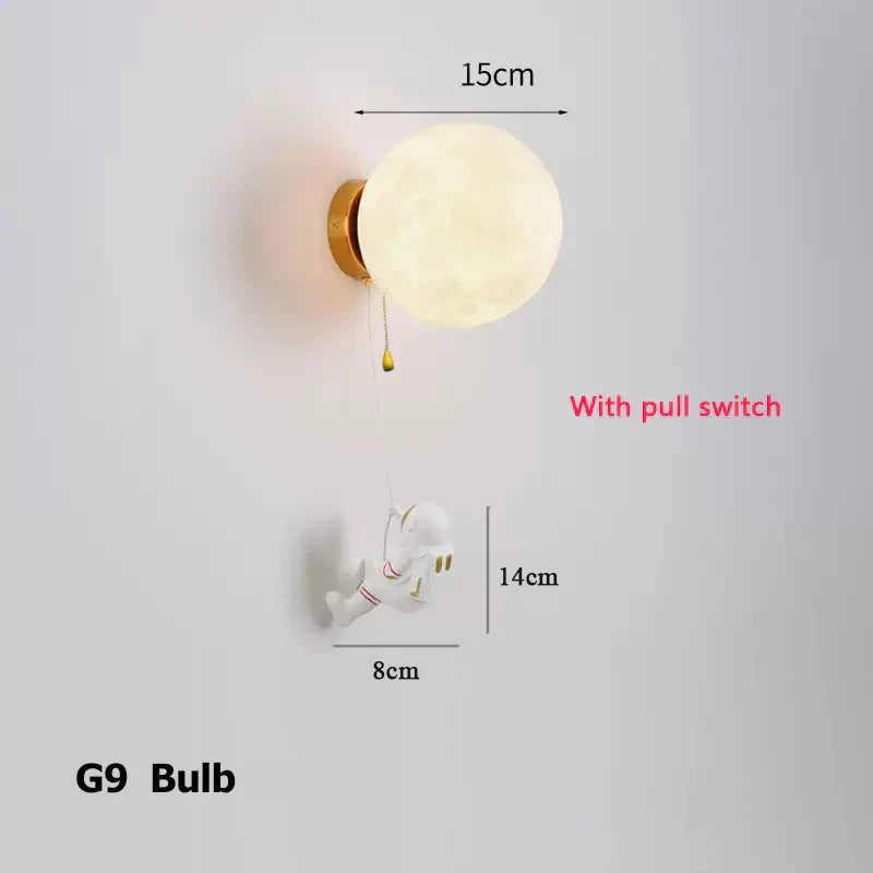 LunarGlow Wall Lamp – Moon-Shaped Astronaut LED Wall Light