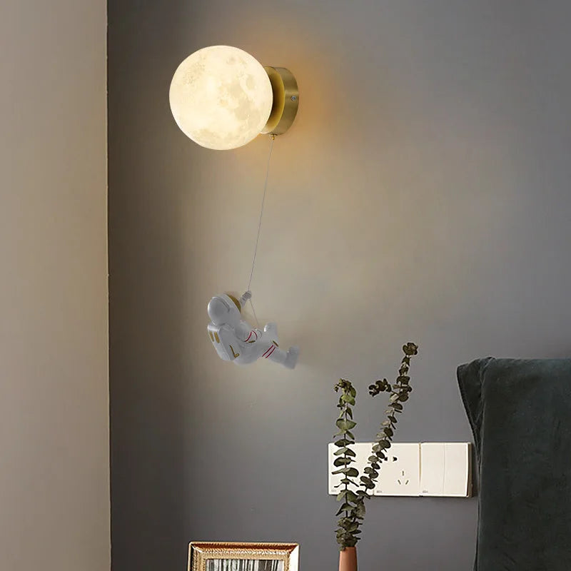 LunarGlow Wall Lamp – Moon-Shaped Astronaut LED Wall Light