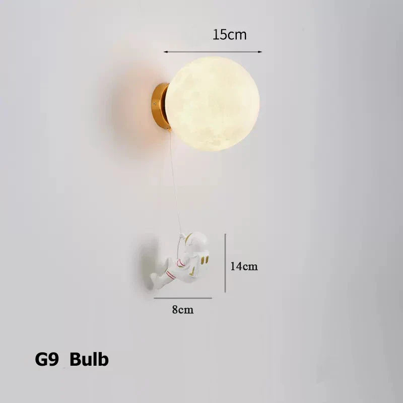 LunarGlow Wall Lamp – Moon-Shaped Astronaut LED Wall Light