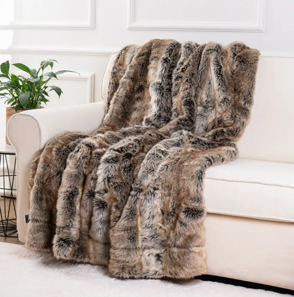 Luxurious Mink Faux Fur Throw Blanket – Elegant, Soft & Cozy