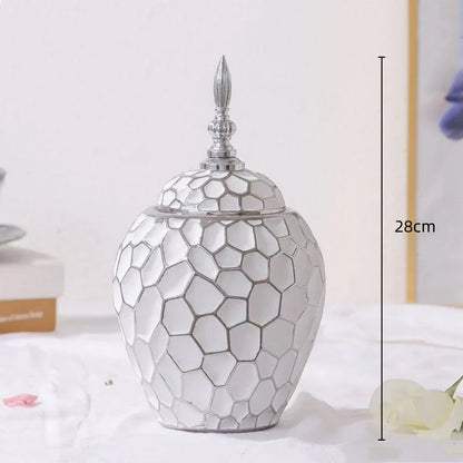 GoldenPattern | Ceramic Vase with Luxurious Gold Accents – Modern Decorative Home Piece