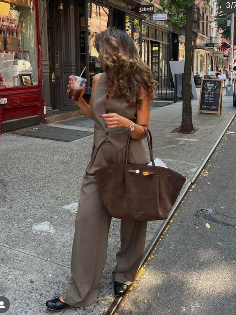 Hedwig | Modern Women’s Suede Handbag – Elegant, Versatile & Timeless