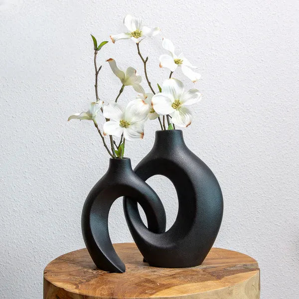 Gleora Intertwined Ceramic Flower Vase – Elegant Decorative Centrepiece for Modern & Classic Interiors