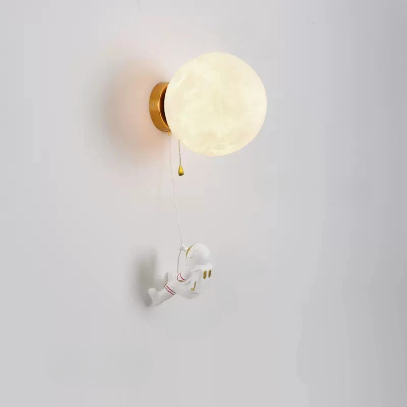 LunarGlow Wall Lamp – Moon-Shaped Astronaut LED Wall Light