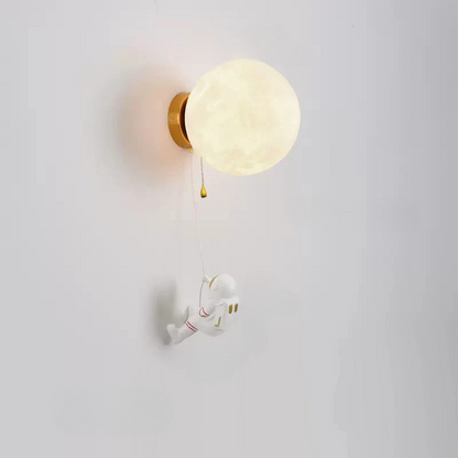 LunarGlow Wall Lamp – Moon-Shaped Astronaut LED Wall Light