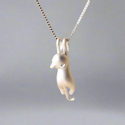 Vivara – Sterling Silver Cat Necklace with Elegant Charm Pendant