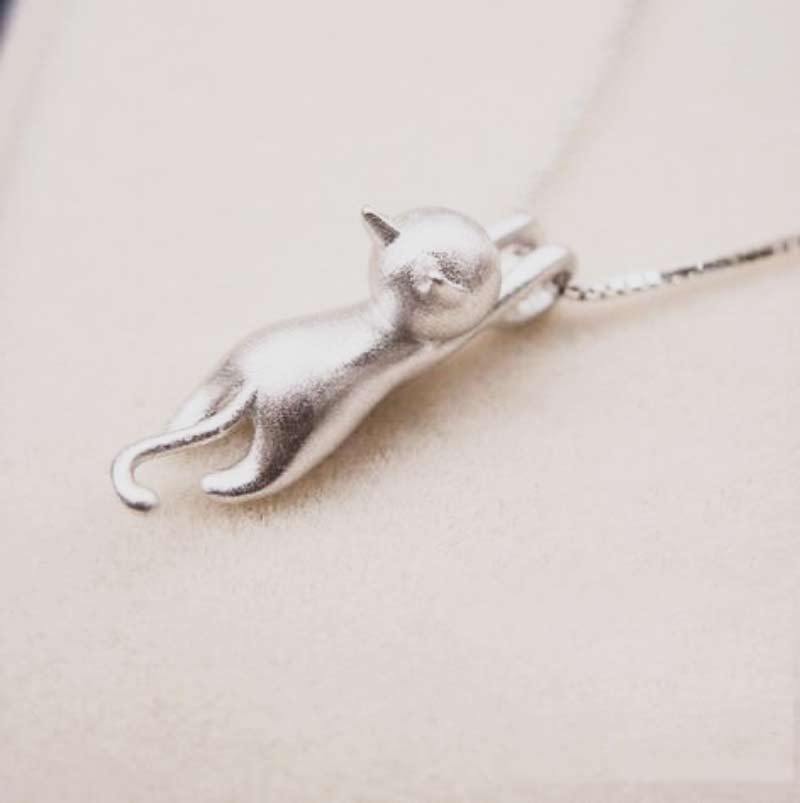 Vivara – Sterling Silver Cat Necklace with Elegant Charm Pendant