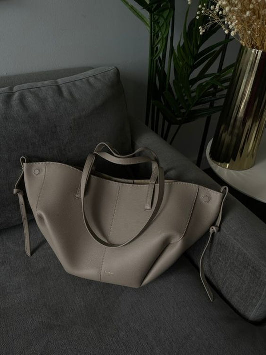 Voss – Vintage Leather Shoulder Bag for Women | Spacious, Elegant & Timeless Design