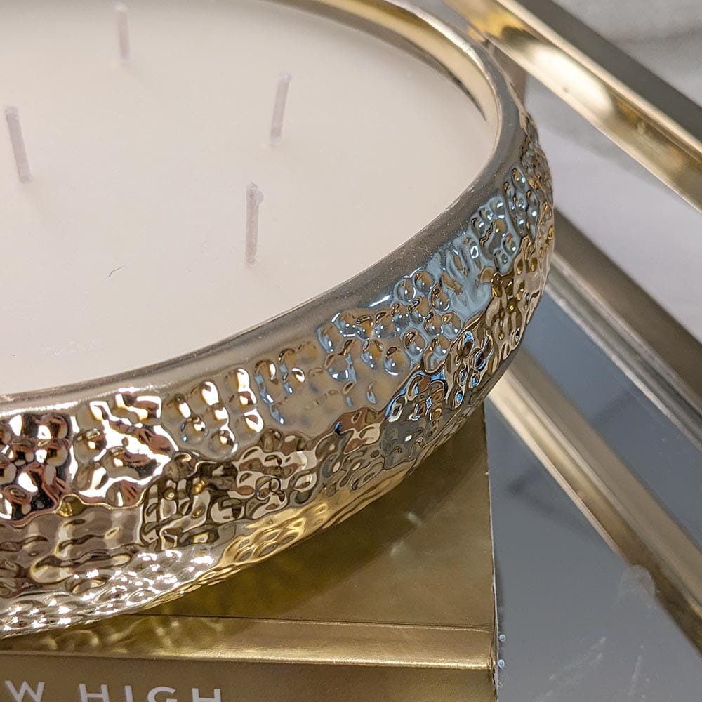 LuxeLight XL Scented Candle – 17 Wicks of Enchanting Fragrance & Golden Elegance