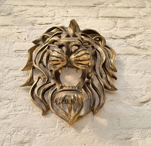 Metal Lion Head Wall Art – Bold & Elegant Metal Wall Décor for Indoors and Outdoors
