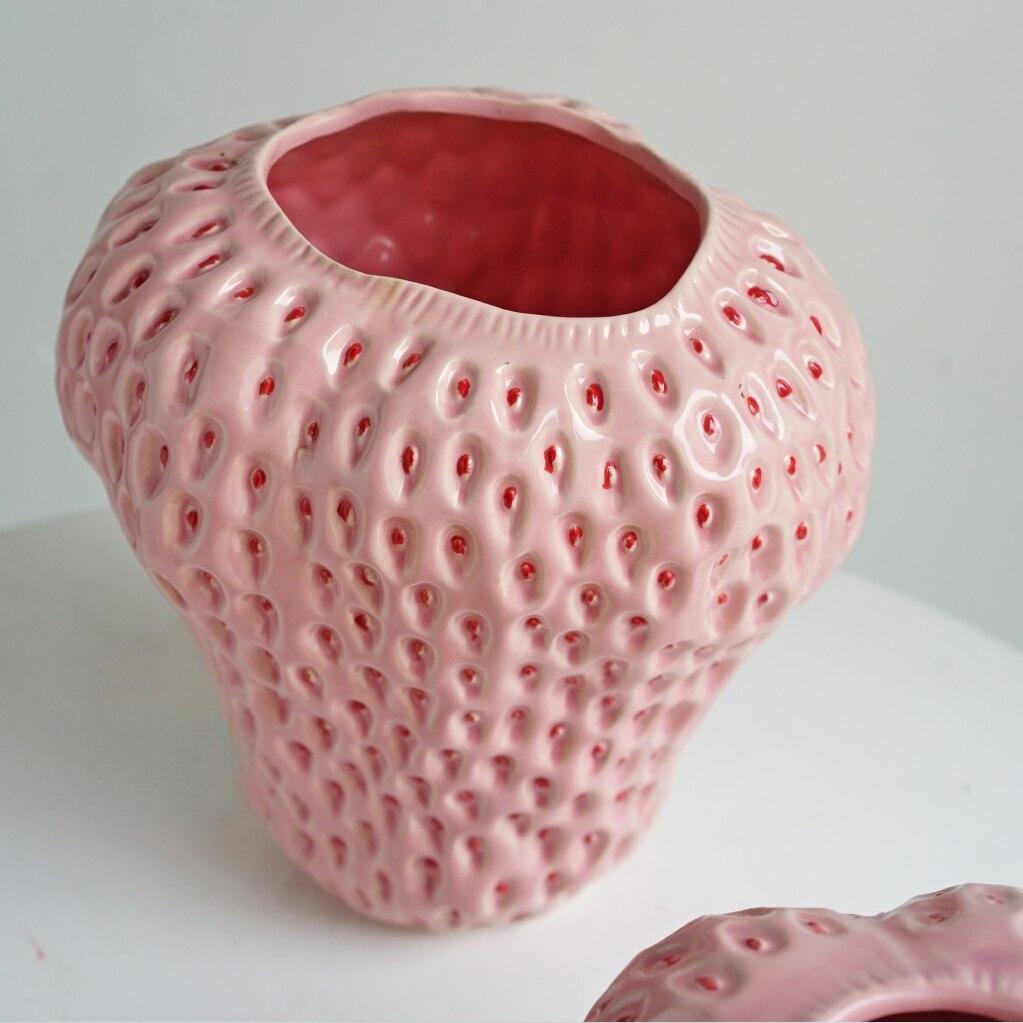 BerryBloom | Strawberry Ceramic Vase – Decorative Fruit-Shaped Plant Pot