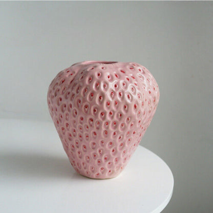 BerryBloom | Strawberry Ceramic Vase – Decorative Fruit-Shaped Plant Pot
