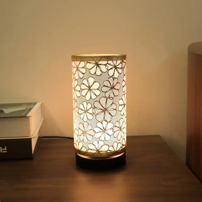 Elegant Nordic Vintage Table Lamp – USB Powered with Sunflower Shade & Gold Accents