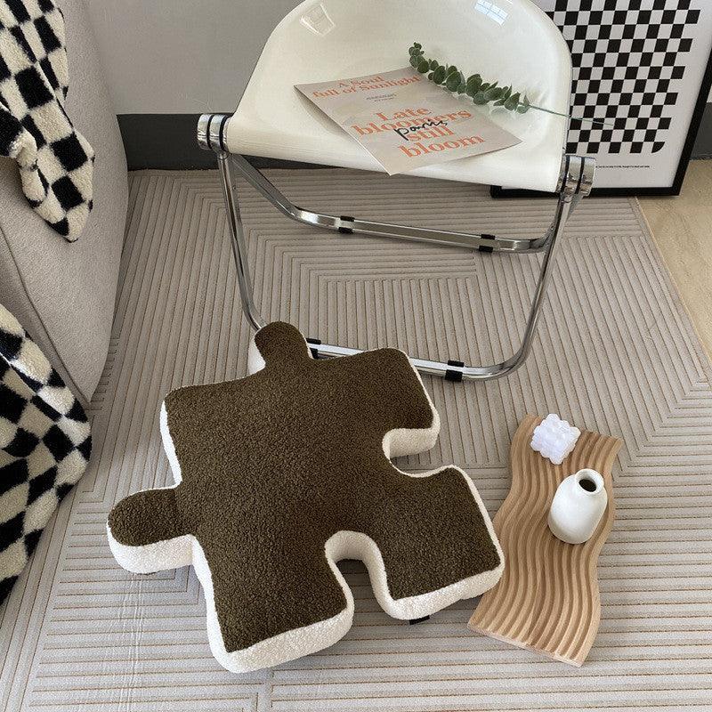 PuzzleComfort – Luxury Plush Cushion with Whimsical Puzzle Design