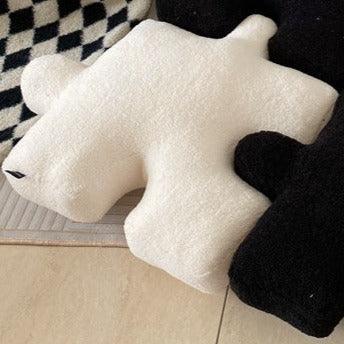 PuzzleComfort – Luxury Plush Cushion with Whimsical Puzzle Design