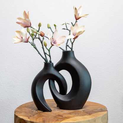 Gleora Intertwined Ceramic Flower Vase – Elegant Decorative Centrepiece for Modern & Classic Interiors