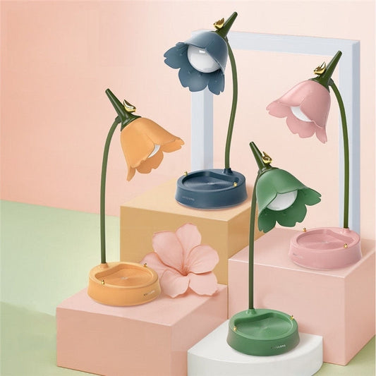 LumaPetal  – Wireless Flower LED Desk Lamp