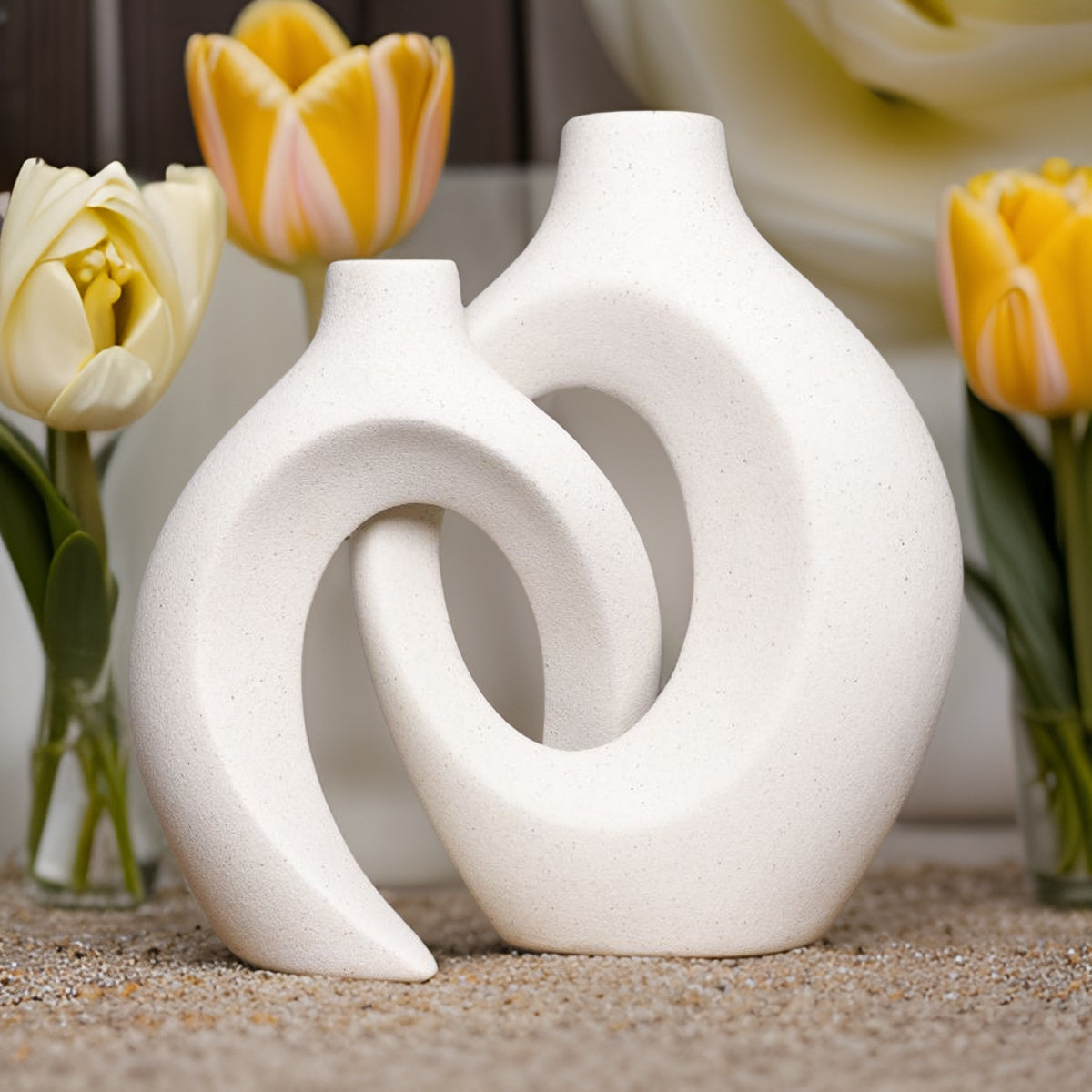 Gleora Intertwined Ceramic Flower Vase – Elegant Decorative Centrepiece for Modern & Classic Interiors