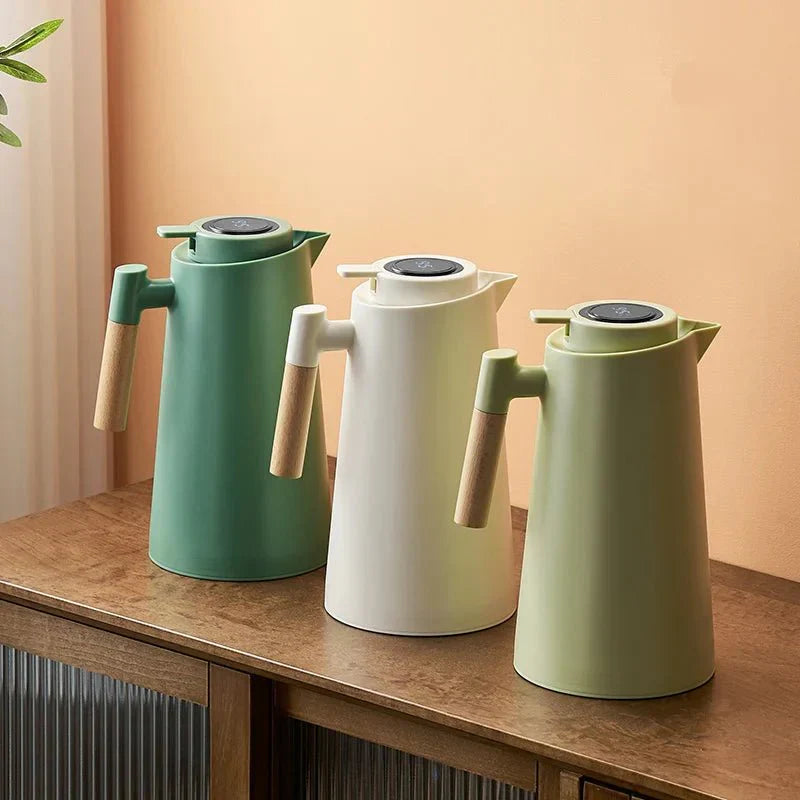 ThermoWood – Smart Insulated Thermos Jug with Digital Temperature Display & Wooden Handle