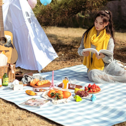 Waterproof Picnic Blanket – Foldable Outdoor Mat for Camping, Beach & Garden (150x200 cm)